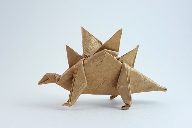 Origami Stegosaurus by Takai Hiroaki folded by Gilad Aharoni