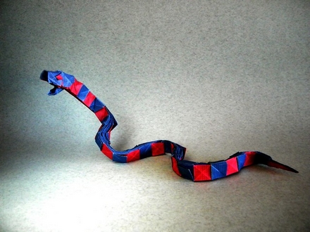 Origami Snake by Gen Hagiwara on giladorigami.com