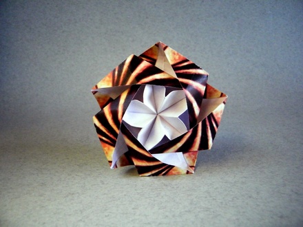 Origami Tirrenia flower by Yara Yagi on giladorigami.com