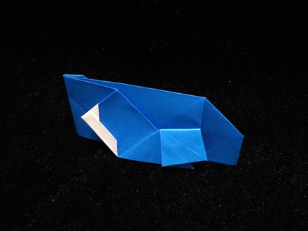 Origami Fish shaped memo holder by Futawatari Masako on giladorigami.com