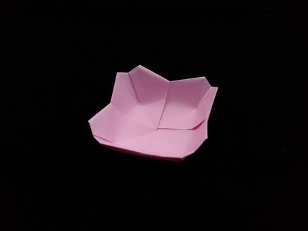 Origami Flower dish by Niwa Taiko on giladorigami.com