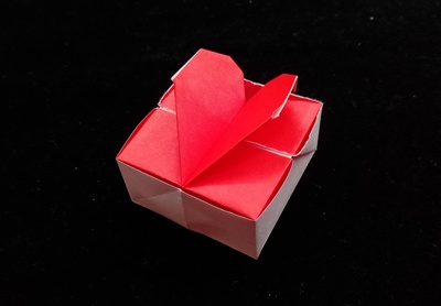 Origami Heart box by Janet Hamilton on giladorigami.com