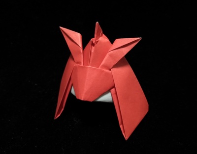 Origami Japanese helmet by Ishibashi Minako on giladorigami.com