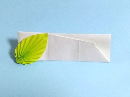 Origami Leaf chopstick holder by Lisa Nguyen Quang Do on giladorigami.com