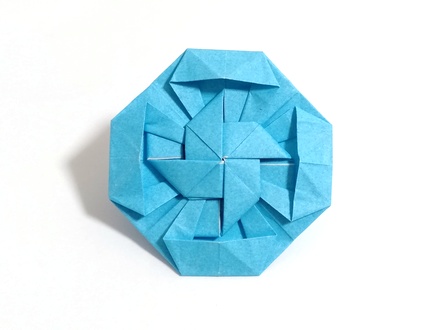 Origami Pinwheel badge by Kawate Ayako on giladorigami.com