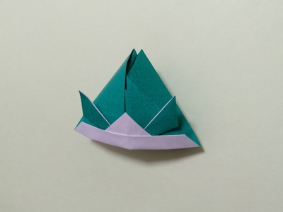 Origami Samurai helmet cap by Aoyagi Shoko on giladorigami.com